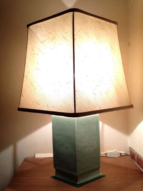 CHINESE 18TH CENTURY CHIEN LUNG LAMP