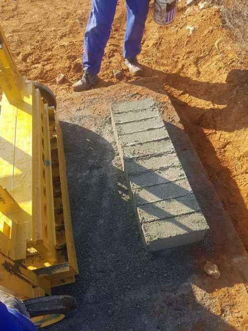 Maxi brick manual machine