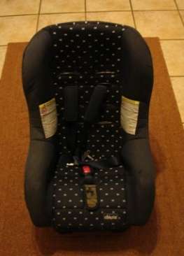 ***  CHICCO CAR SEAT   ***