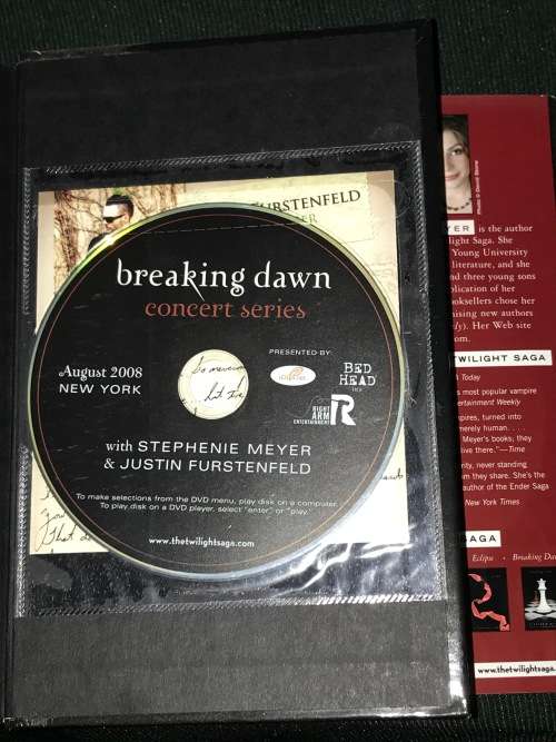 BREAKING DAWN BY STEPHANIE MEYER SPECIAL EDITION WITH DVD