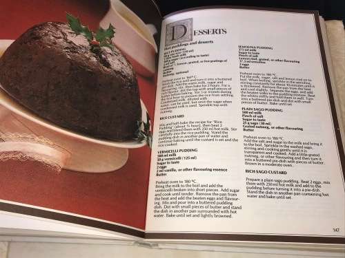 THE ROYAL HOSTESS SOUTH AFRICA'S OWN COOK BOOK 25TH ANNIVERSARY EDITION