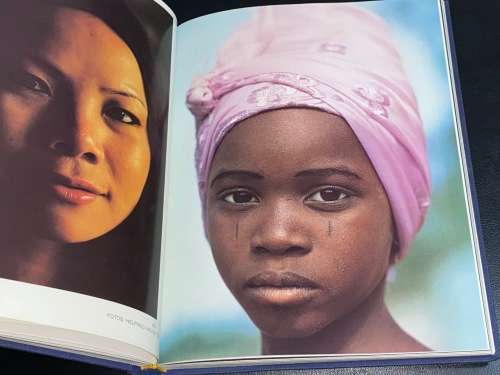 LEICA FOTOGRAFIE 1982  IN ENGLISH BOUND IN 1 VOLUME