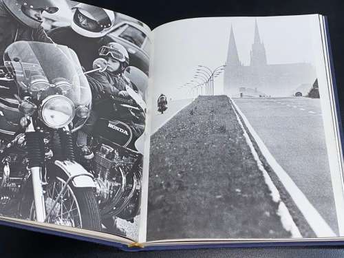 LEICA FOTOGRAFIE 1982  IN ENGLISH BOUND IN 1 VOLUME