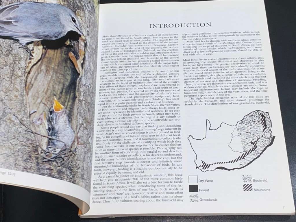 EVERYONE`S GUIDE TO BIRDS OF SOUTH AFRICA BY IAN SINCLAIR & JOHN MENDELSOHN SIGNED