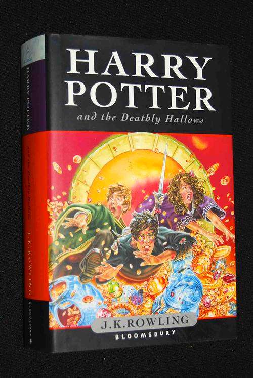 HARRY POTTER AND THE DEATHLY HALLOWS BY J.K. ROWLING 1ST EDITION