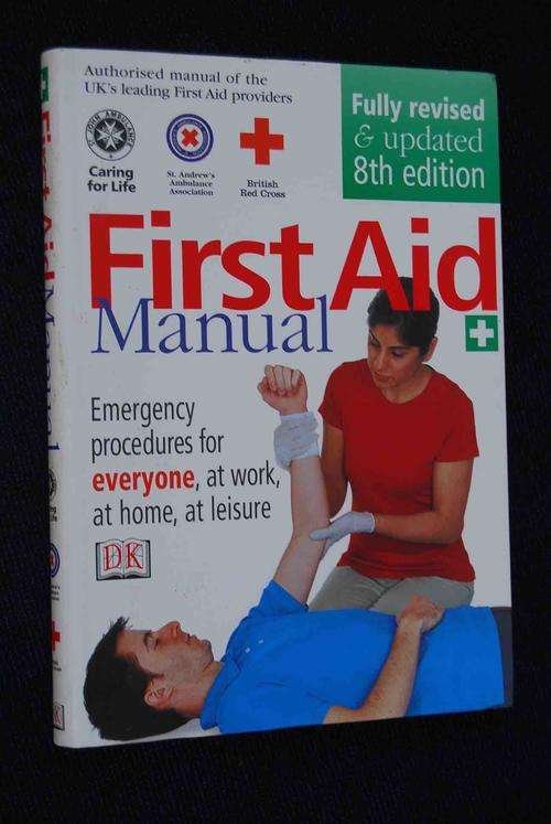 FIRST AID MANUAL DK