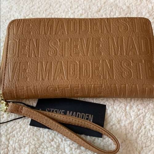 ***Authentic Steve Madden Wallet Wristlet***