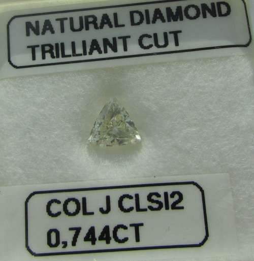 **DIAMOND DEAL** SPARKLING [0.744ct] TRILLIANT CUT [SI2 CLARITY] DIAMOND - BUY SAFE