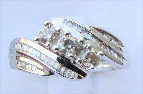 **BRILLIANT BUY [R41042]** HIGH QUALITY [0.700ct] DESIGNER DIAMOND RING [WHITE GOLD] - **SEE VIDEO**