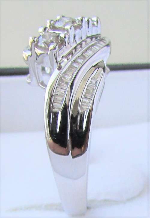 **BRILLIANT BUY [R41042]** TRILOGY DESIGN [0.750ct] DIAMOND RING [WHITE GOLD] - **SEE VIDEO**