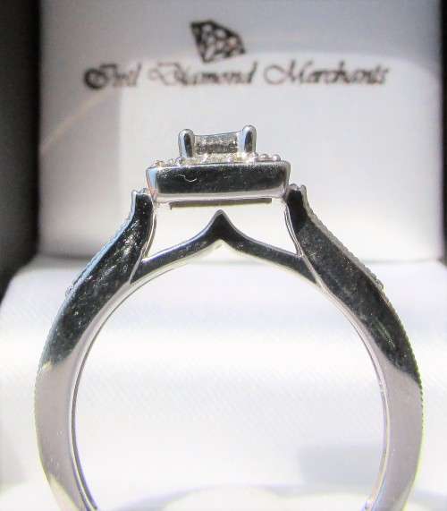 **LAST PIECE OFFER [R26083]** DESIGNER DIAMOND [0.375ct] RING [WHITE GOLD] - BUY SAFE