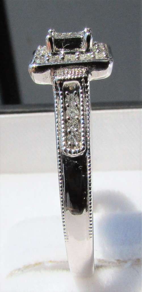 **LAST PIECE OFFER [R26083]** DESIGNER DIAMOND [0.375ct] RING [WHITE GOLD] - BUY SAFE