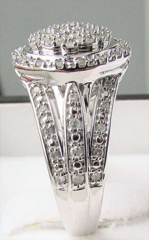 **SPECTACULAR [R40456]** HALO DESIGN [0.750ct] DIAMOND RING [6.038g] WHITE GOLD - BUY SAFE