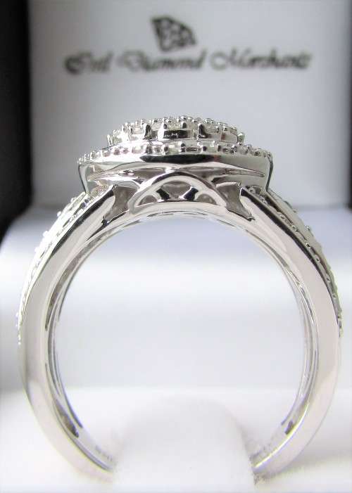 **SPECTACULAR [R40456]** HALO DESIGN [0.750ct] DIAMOND RING [6.038g] WHITE GOLD - BUY SAFE