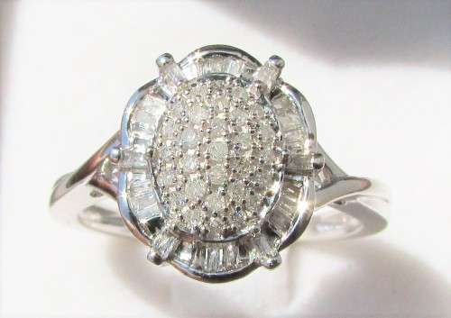 **LUSTROUS [R28083]** ROUND / BAGUETTE CUT [0.400ct] DIAMOND RING [WHITE GOLD] - BUY SAFE