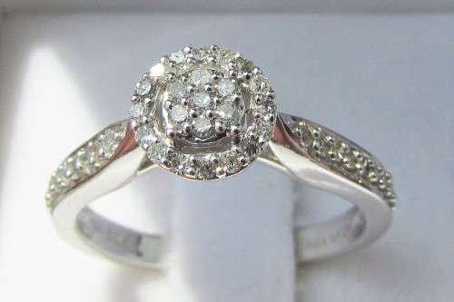 **SPECIAL DEAL [R28083]** HALO DESIGN [0.400ct] DIAMOND CLUSTER RING [WHITE GOLD] - BUY SAFE