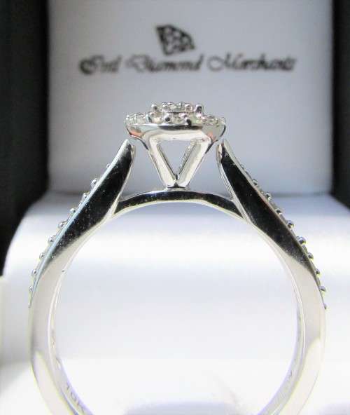 **SPECIAL DEAL [R28083]** HALO DESIGN [0.400ct] DIAMOND CLUSTER RING [WHITE GOLD] - BUY SAFE