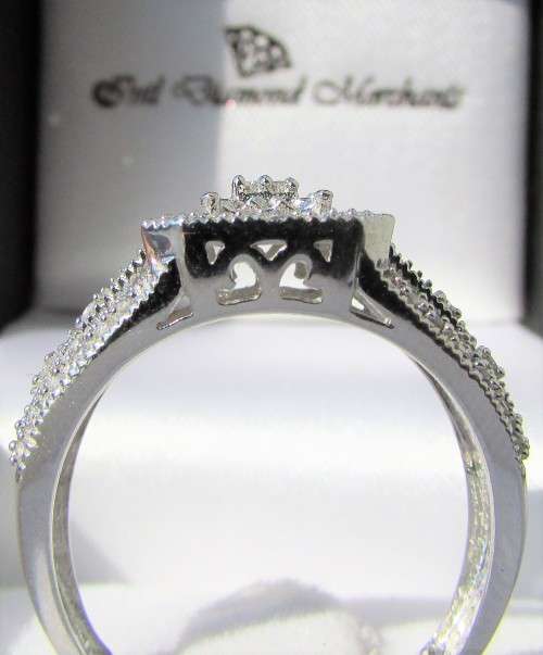 **ONCE-OFF DEAL [R26419]** DIAMOND CLUSTER [0.300ct] RING [WHITE GOLD] - BUY SAFE