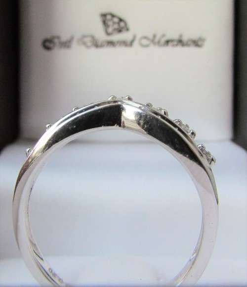 **CELEBRITY DESIGN [R26419]** CROWN DIAMOND [0.300ct] BAND [WHITE GOLD] - BUY SAFE