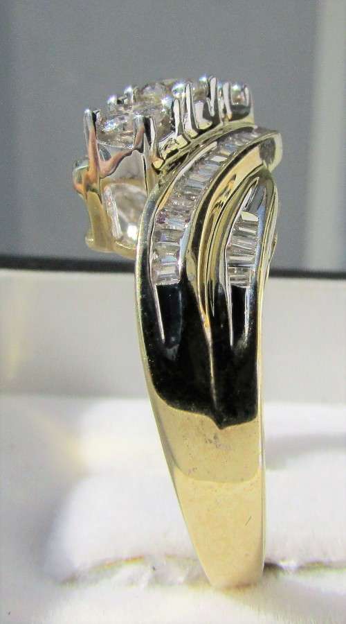 **SUPER DEAL [R40091]** TRILOGY DESIGN [0.700ct] DIAMOND RING [YELLOW GOLD] - **SEE VIDEO**