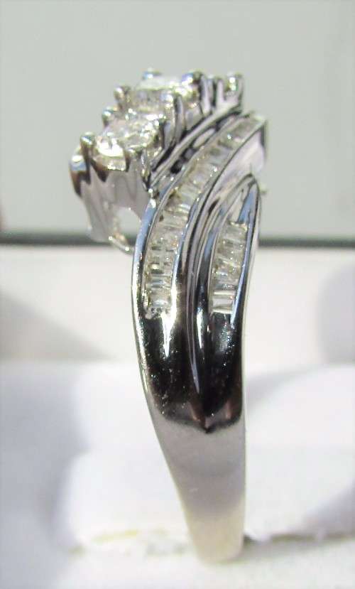 **BRILLIANT BUY [R41042]** TRILOGY DESIGN [0.750ct] DIAMOND RING [WHITE GOLD] - **SEE VIDEO**
