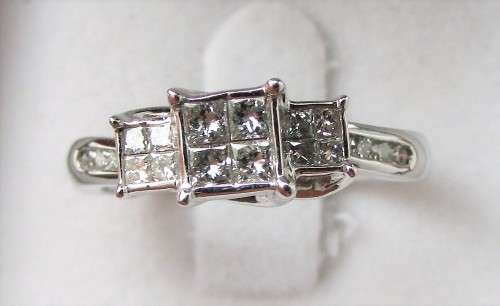 **SPECIAL DEAL [R31083]** TRILOGY DESIGN [0.580ct] DIAMOND RING [WHITE GOLD] - BUY SAFE