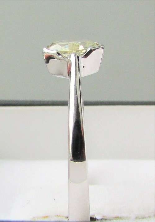 **BARGAIN BUY [R22528]** OVAL CUT [0.580ct] TUBED DIAMOND RING [WHITE GOLD] - BUY SAFE