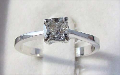 **SPECIAL [R24143]** CUSHION CUT [0.410ct] SOLITAIRE DIAMOND RING [WHITE GOLD] - BUY SAFE