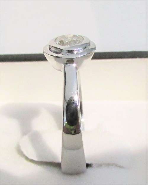 **TUBE DESIGN [R26473]** ROUND CUT [0.430ct] SOLITAIRE DIAMOND RING [WHITE GOLD] - BUY SAFE