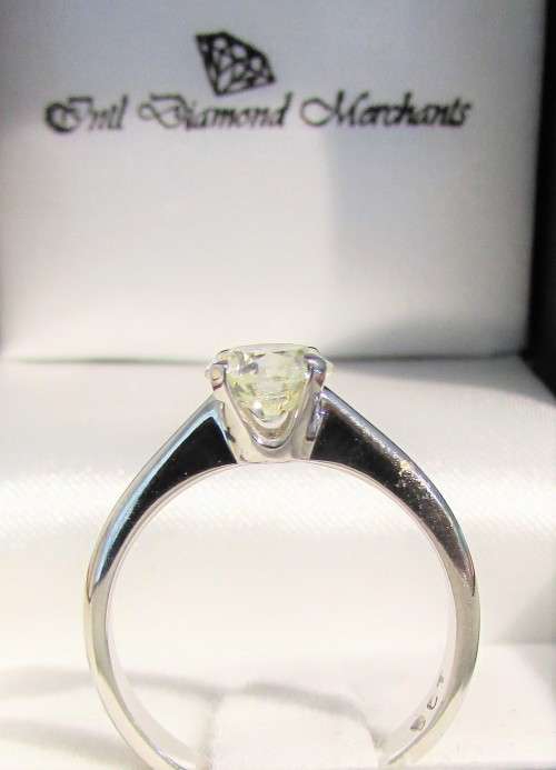 **NEARLY 1CT DEAL [R31528]** ROUND CUT [0.860ct] SOLITAIRE DIAMOND RING [WHITE GOLD] - BUY SAFE