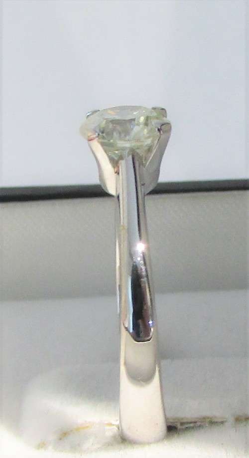 **NEARLY 1CT DEAL [R31528]** ROUND CUT [0.860ct] SOLITAIRE DIAMOND RING [WHITE GOLD] - BUY SAFE