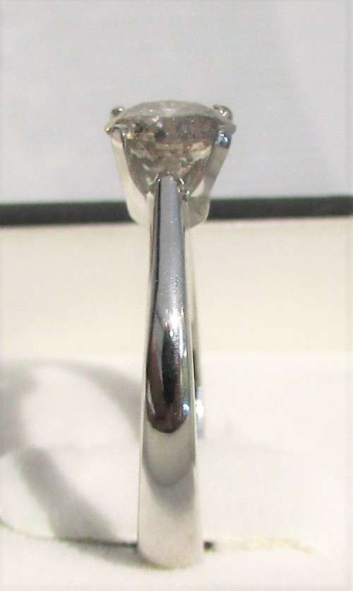 **NEARLY 1CT DEAL [R31528]** ROUND CUT [0.930ct] SOLITAIRE DIAMOND RING [WHITE GOLD] - BUY SAFE