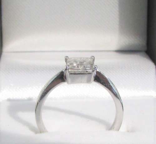 **CERTIFIED 1 PIECE ONLY [R89654]** 1ct DEAL [1.053ct] PRINCESS CUT DIAMOND RING - 18KT WHITE GOLD