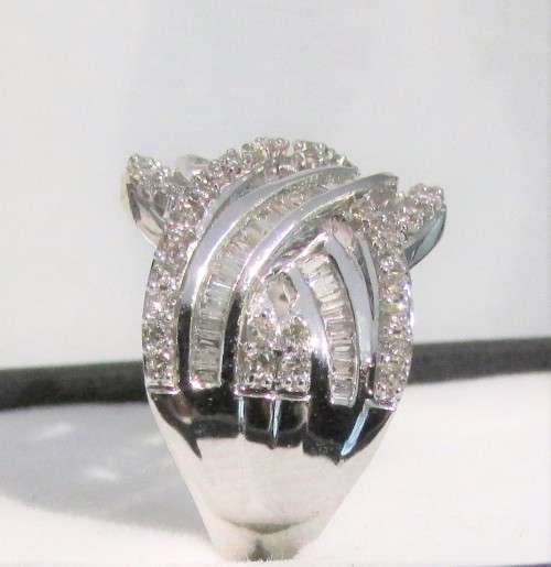 **HUGE DEAL [R74327]** DESIGNER ROUND / BAGUETTE CUT [1.350ct] DIAMOND RING [WHITE GOLD] - BUY SAFE