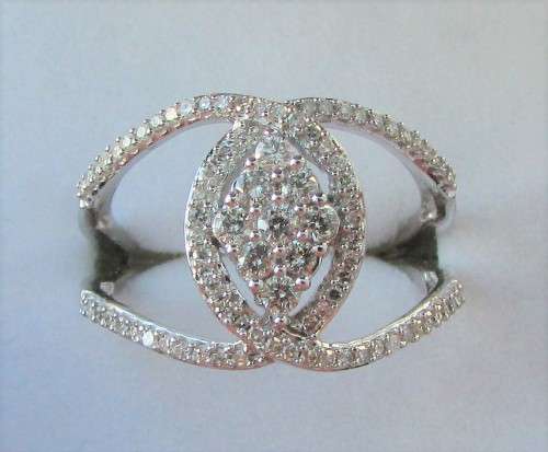 **1 PIECE ONLY [R57419]** CROSSOVER STYLE [0.800ct] DIAMOND RING [WHITE GOLD] - **BUY SAFE**