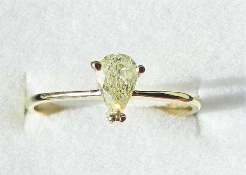 **BARGAIN BUY** FIERY PEAR CUT [0.400ct] DIAMOND SOLITAIRE RING [YELLOW GOLD] - BUY SAFE