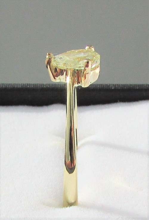 **BARGAIN BUY** FIERY PEAR CUT [0.400ct] DIAMOND SOLITAIRE RING [YELLOW GOLD] - BUY SAFE