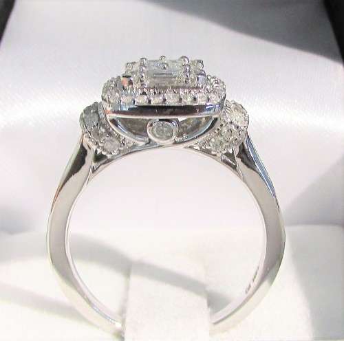**MASSIVE DEAL [R74327]** BAGUETTE CUT DESIGN [1.400ct] DIAMOND RING [WHITE GOLD] - BUY SAFE