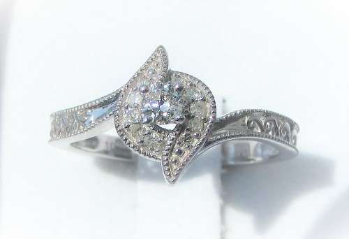 **DESIGNER PIECE | R21412** SWIRL SHAPED | 0.225ct | ROUND CUT DIAMOND RING | WHITE GOLD - BUY SAFE