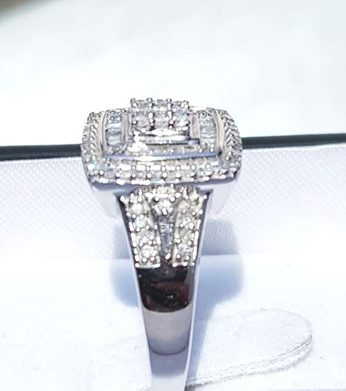 **DOUBLE HALO | R31632** ROUND / BAGUETTE CUT | 0.750ct | DIAMOND RING | WHITE GOLD - BUY SAFE