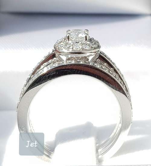 **HALO EFFECT | R74853** ROUND CUT BRIDAL TWINSET |1.300ct| DIAMOND RING | WHITE GOLD - BUY SAFE
