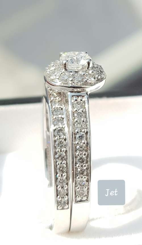 **HALO EFFECT | R74853** ROUND CUT BRIDAL TWINSET |1.300ct| DIAMOND RING | WHITE GOLD - BUY SAFE