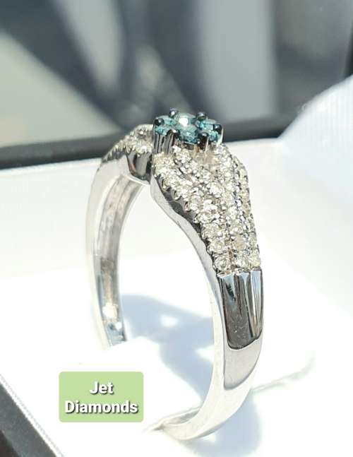 **ONCE-OFF PIECE | R37262** BLUE CENTRE | 0.650ct | DIAMOND RING | WHITE GOLD - BUY SAFE