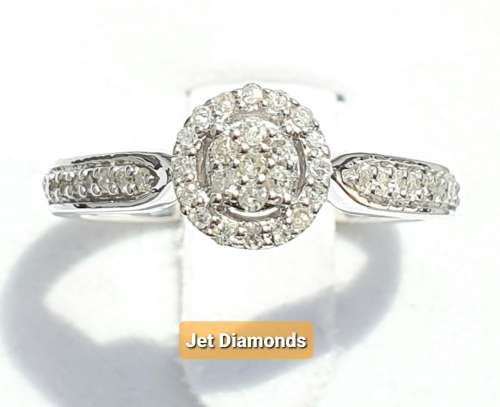 **HALO DESIGN | R34541** DIAMOND | 0.400ct | CLUSTER RING | WHITE GOLD - BUY SAFE