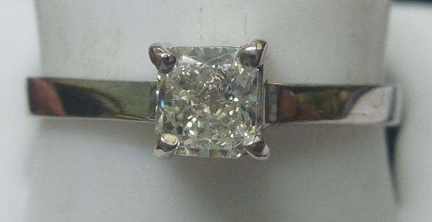 **WOW I/SI3 [R18687]** SPARKLING RADIANT CUT DIAMOND [0.380ct] RING [WHITE GOLD] - BUY SAFE