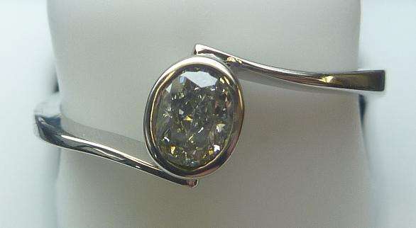 **DESIGNER TWIST DESIGN [R22416]** OVAL CUT DIAMOND [0.360ct] RING [2.117g] WHITE GOLD - BUY SAFE