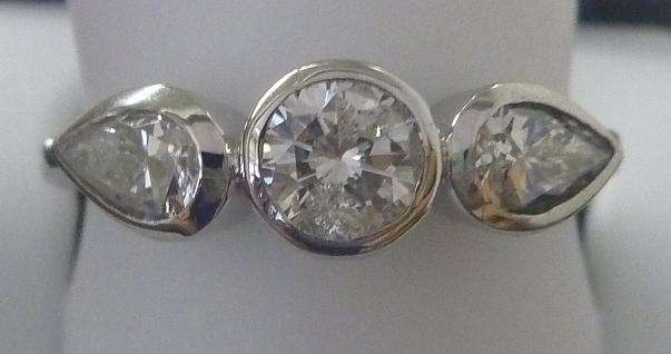 **SPARKLING [R56852]** WOW [1.010ct] DIAMOND RING [ROUND/PEAR] WHITE GOLD - BUY SAFE