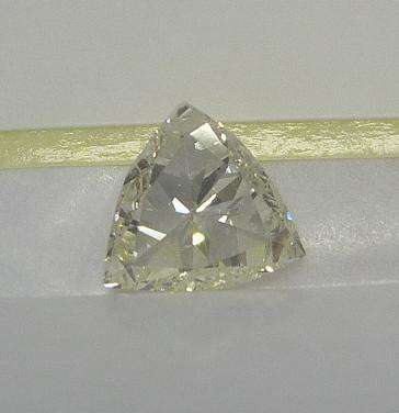 **CERTIFIED** WOW!! UNIQUE [0.520ct] TRILLIANT CUT DIAMOND @ R1 NO RESERVE - BUY SAFE