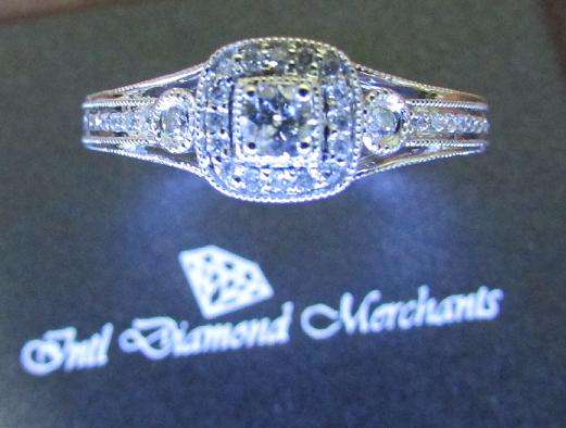 **UNBEATABLE VALUE [R26412]** HIGH QUALITY [0.400ct] DIAMOND RING [3.078g] WHITE GOLD - BUY SAFE