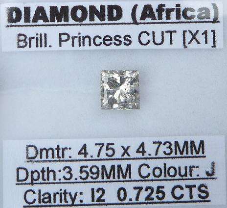 **BARGAIN QUALITY**HUGE [0.725ct] PRINCESS CUT DIAMOND [BUY SAFE]- R1 NO RESERVE**